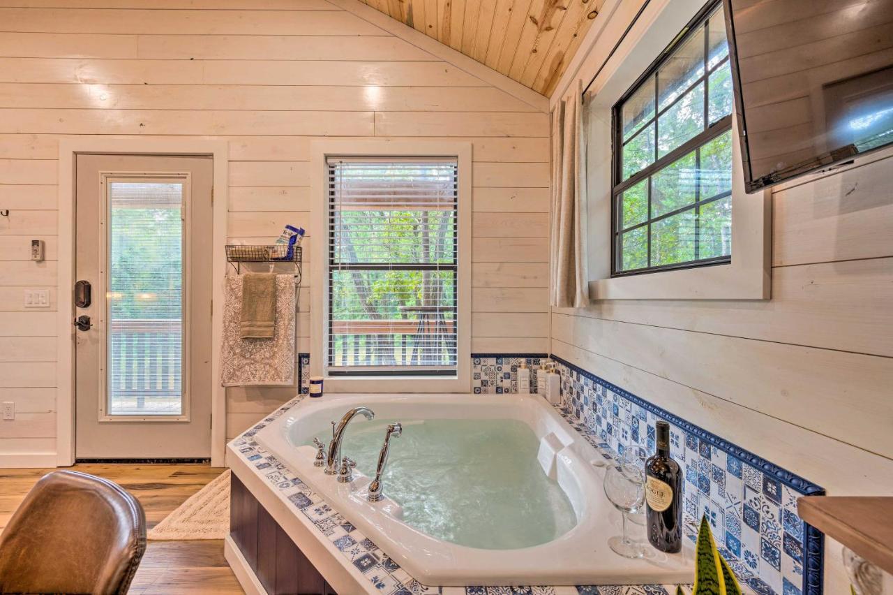 Romantic Broken Bow Cabin With Jacuzzi And Fire Pit! المظهر الخارجي الصورة